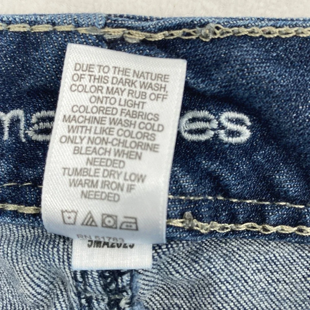 Maurices Jeans‎ Womens Size 3 / 4 Short Low Rise Dark Wash Denim Boot Stretch